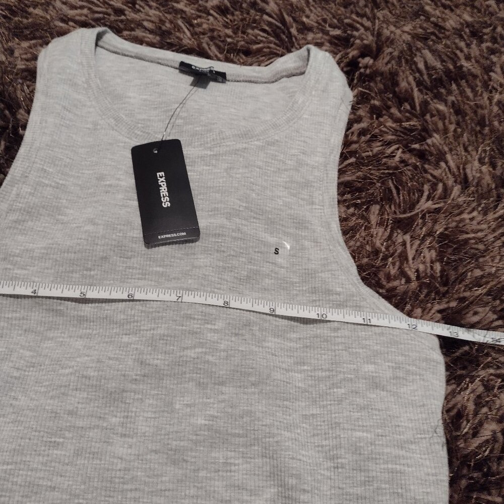 Express Fitted Ribbed High Neck Tank - Picture 8 of 9